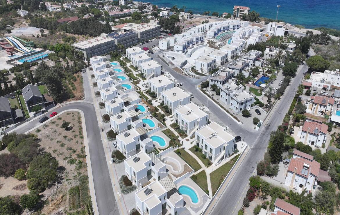 Готовые апартаменты у моря в Лапте