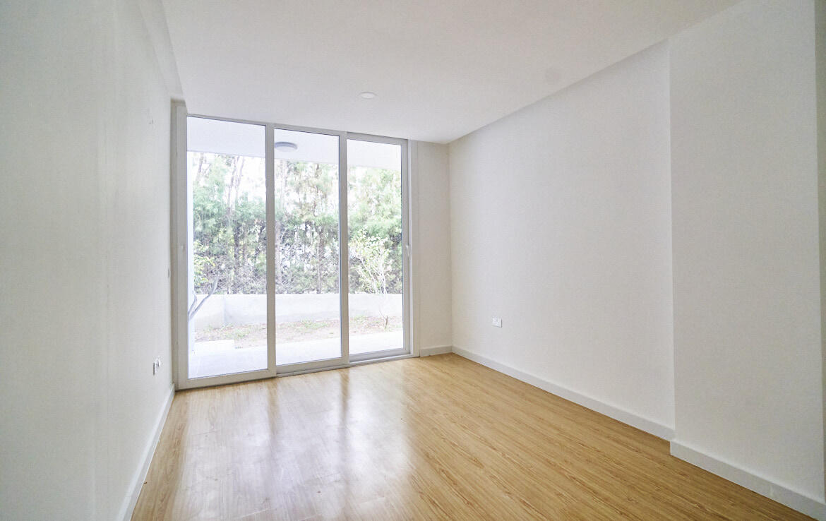 Квартира с садом в Гирне в COLESIUM COURT 