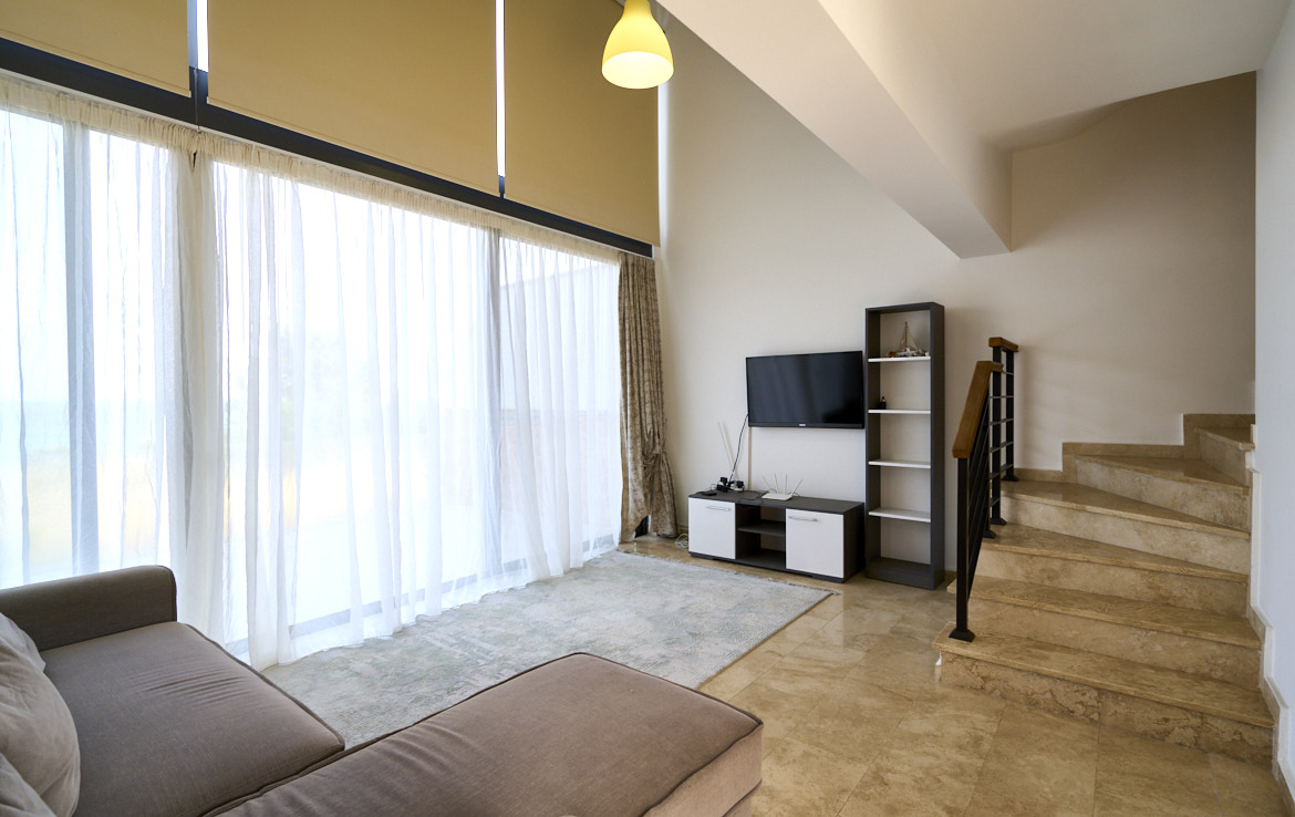 Таунхаус с прямым видом на море в Караоланолу