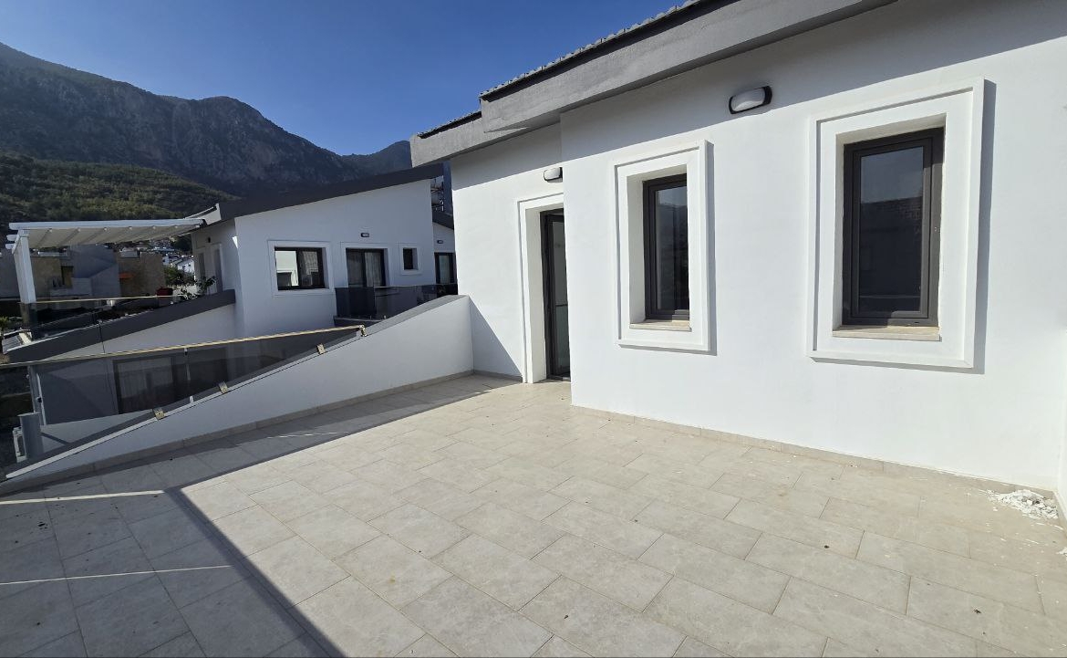 Новая 3+1 вилла в Лапте