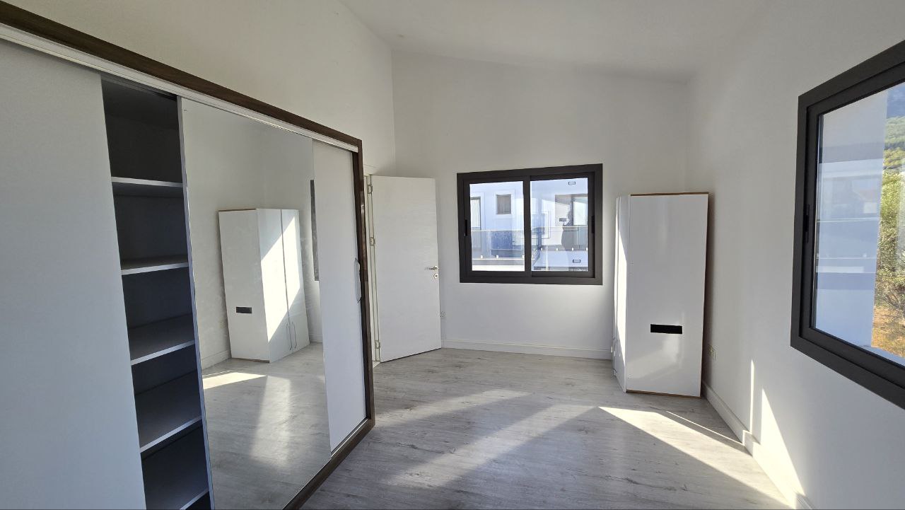 Новая 3+1 вилла в Лапте