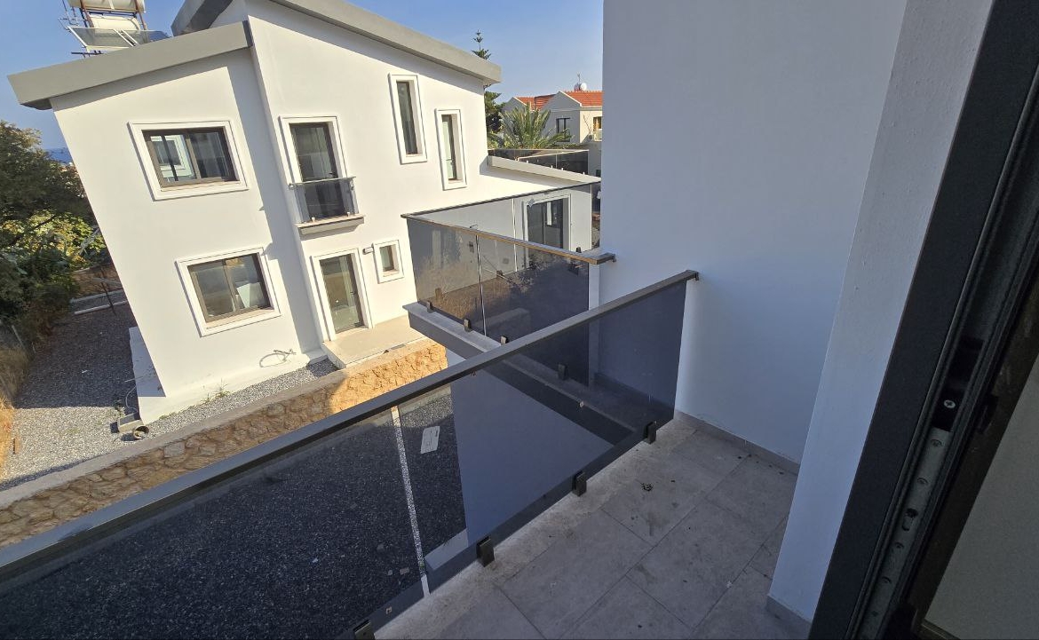 Новая 3+1 вилла в Лапте