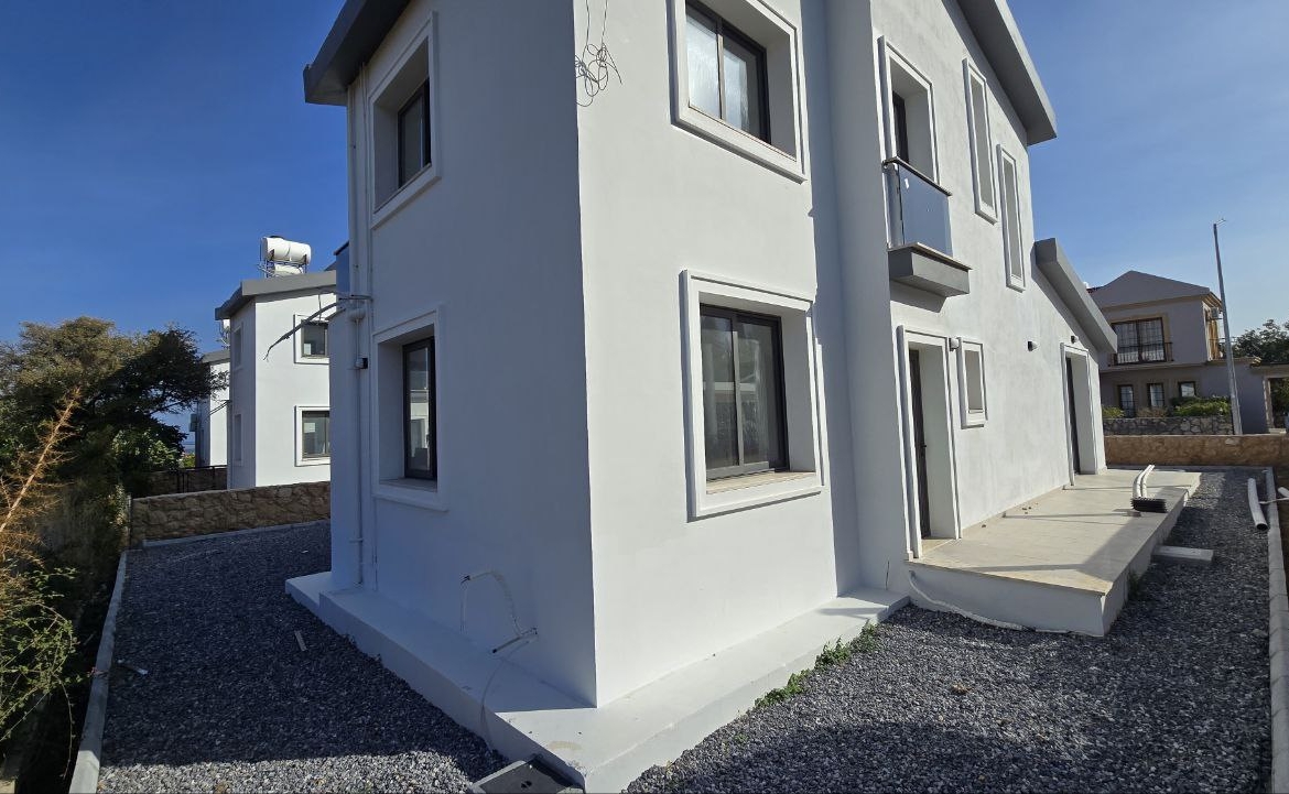 Новая 3+1 вилла в Лапте