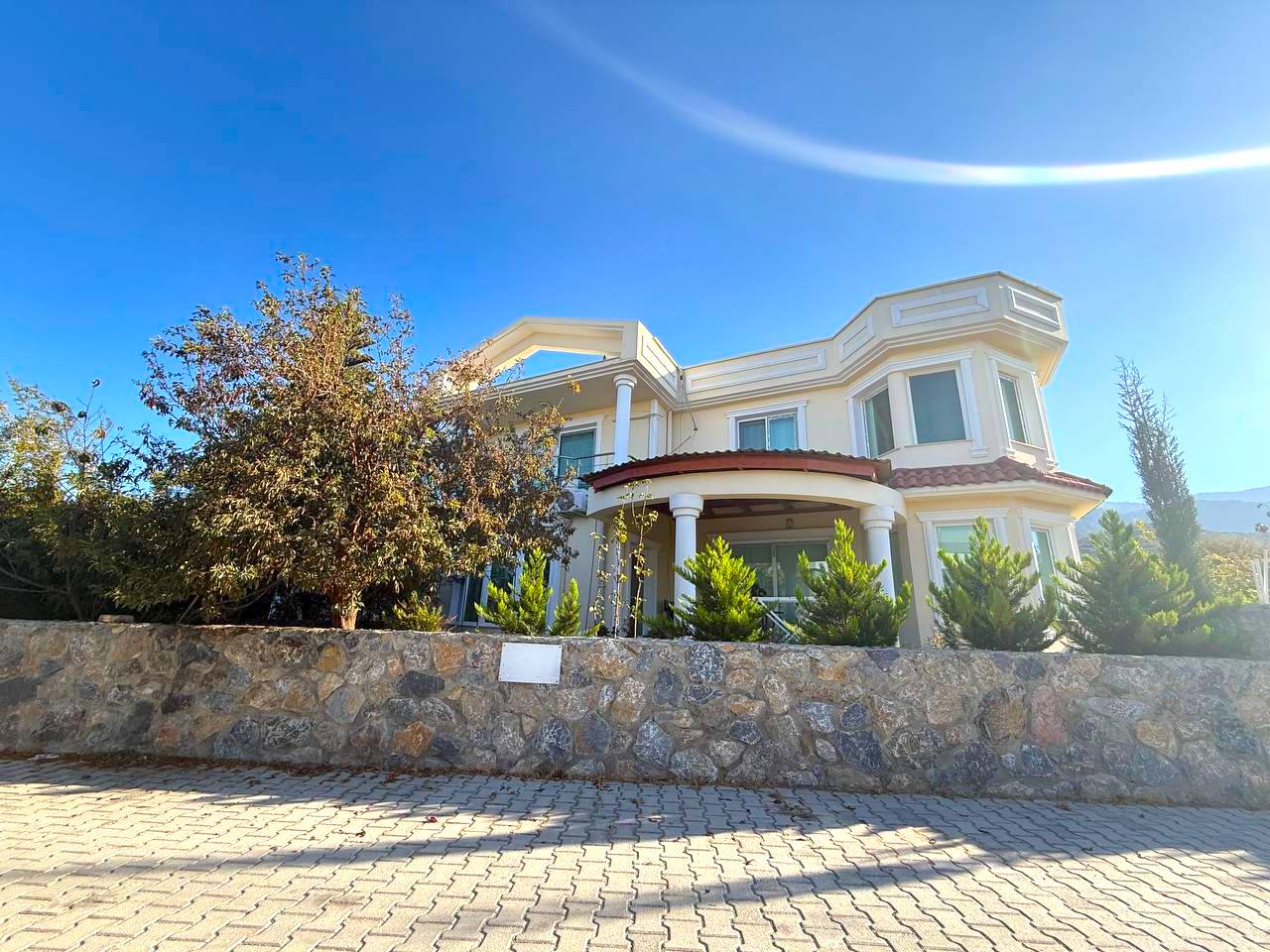 Аренда просторной виллы 4+1 в Алсанджаке