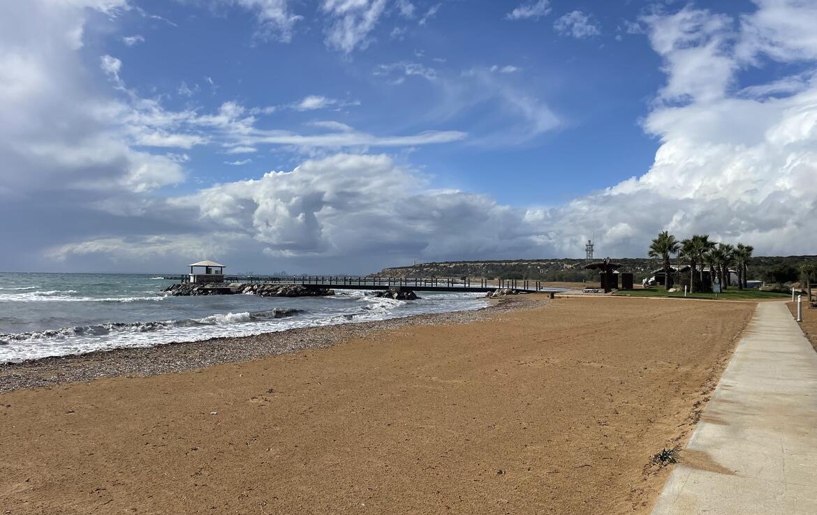 Недвижимость Северного Кипра у моря — квартира 2+1 в комплексе Thalassa Beach Resort